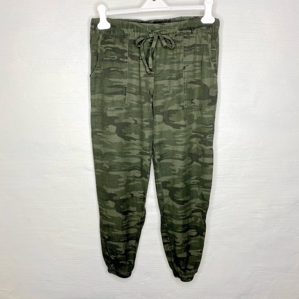 Sanctuary Camo joggers size M